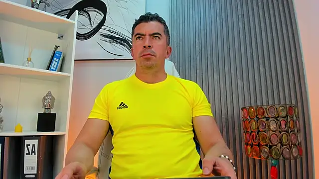 Snapshot of JuanKFit_45 chatting on 9, 7, 2026 JuanKFit 45 online show from 9, 7, 2026