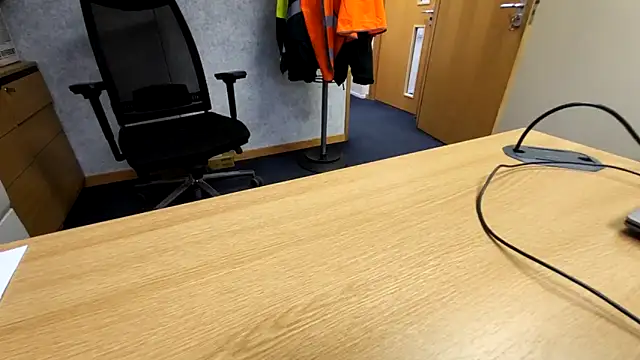 Snapshot of Oorse1966 chatting on 12, 11, 2025 Oorse1966 online show from 12, 11, 2025