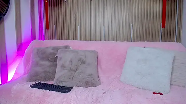 Snapshot of Bonn_Glow chatting on 1, 3, 2026 Bonn Glow online show from 1, 3, 2026