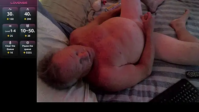 Snapshot of Pussyeat2please chatting on 3, 3, 2026 Pussyeat2please online show from 3, 3, 2026