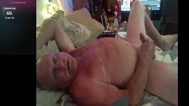 Snapshot of Pussyeat2please chatting on 28, 3, 2026 Pussyeat2please online show from 28, 3, 2026