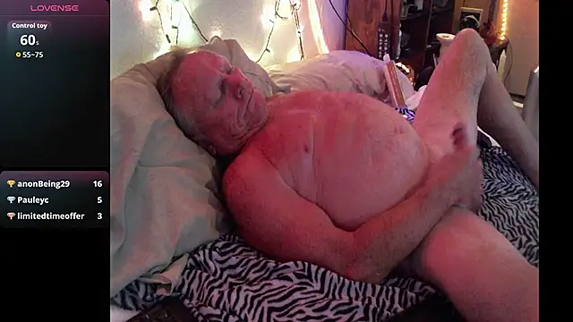 Snapshot of Pussyeat2please chatting on 14, 4, 2026 Pussyeat2please online show from 14, 4, 2026