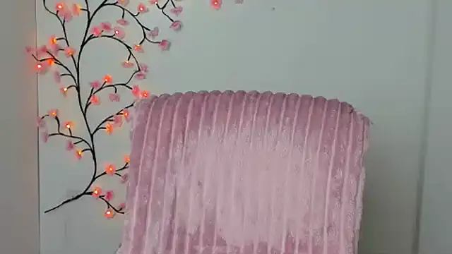 Lune Moon online show from 4, 2, 2026