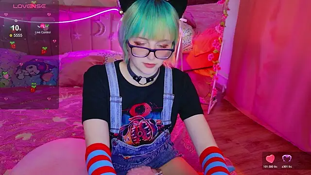 CoralineYoung online show from 17, 5, 2026