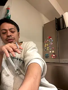 Snapshot of muut1215 chatting on 18, 11, 2025 muut1215 online show from 18, 11, 2025