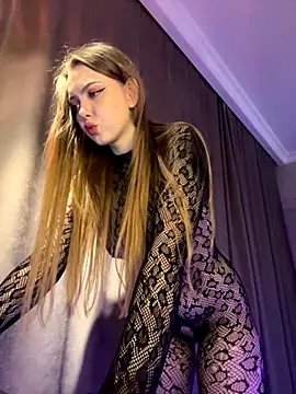 Snapshot of Nikole_Boom chatting on 12, 10, 2025 Nikole Boom online show from 12, 10, 2025