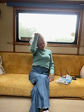 Snapshot of ladyboatlady chatting on 14, 9, 2025 ladyboatlady online show from 14, 9, 2025