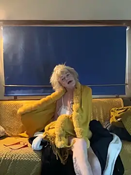 Snapshot of ladyboatlady chatting on 31, 10, 2025 ladyboatlady online show from 31, 10, 2025