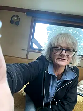 Snapshot of ladyboatlady chatting on 7, 11, 2025 ladyboatlady online show from 7, 11, 2025