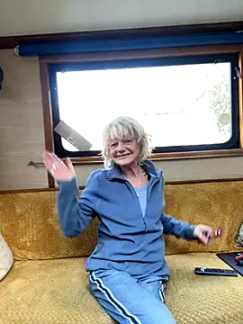 Snapshot of ladyboatlady chatting on 17, 11, 2025 ladyboatlady online show from 17, 11, 2025