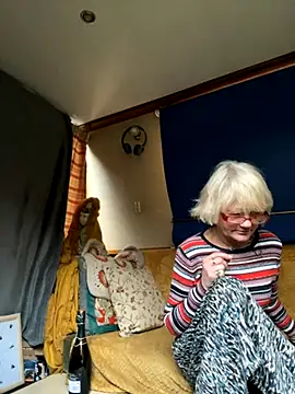 Snapshot of ladyboatlady chatting on 23, 11, 2025 ladyboatlady online show from 23, 11, 2025