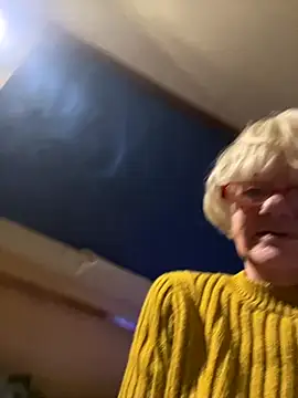 Snapshot of ladyboatlady chatting on 25, 11, 2025 ladyboatlady online show from 25, 11, 2025