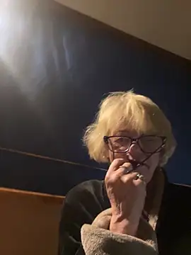 Snapshot of ladyboatlady chatting on 2, 12, 2025 ladyboatlady online show from 2, 12, 2025