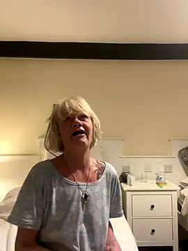 Snapshot of ladyboatlady chatting on 5, 12, 2025 ladyboatlady online show from 5, 12, 2025