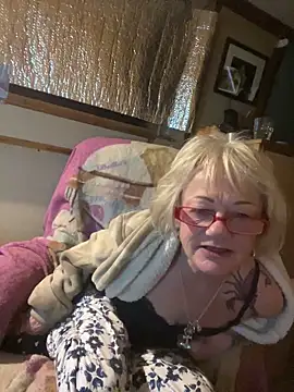 Snapshot of ladyboatlady chatting on 23, 2, 2026 ladyboatlady online show from 23, 2, 2026