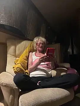 Snapshot of ladyboatlady chatting on 31, 3, 2026 ladyboatlady online show from 31, 3, 2026