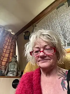 Snapshot of ladyboatlady chatting on 2, 4, 2026 ladyboatlady online show from 2, 4, 2026