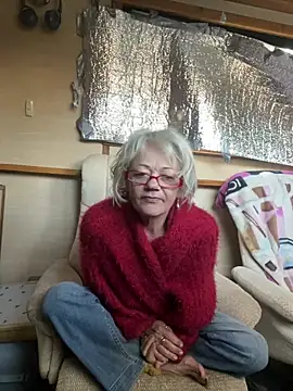 Snapshot of ladyboatlady chatting on 7, 4, 2026 ladyboatlady online show from 7, 4, 2026