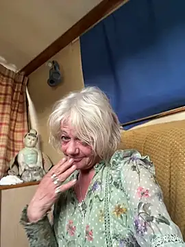 Snapshot of ladyboatlady chatting on 20, 4, 2026 ladyboatlady online show from 20, 4, 2026