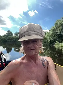 Snapshot of ladyboatlady chatting on 19, 6, 2026 ladyboatlady online show from 19, 6, 2026