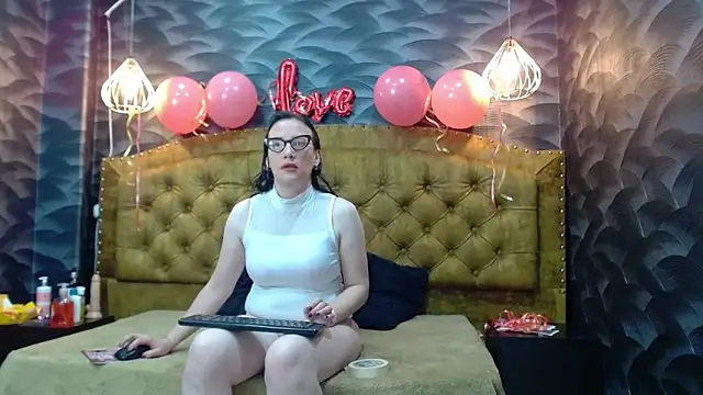 AvaNahomix online show from 10, 9, 2025