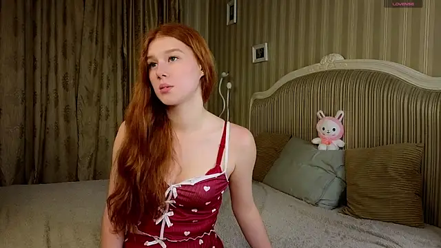 Juuulia  online show from 27, 9, 2025