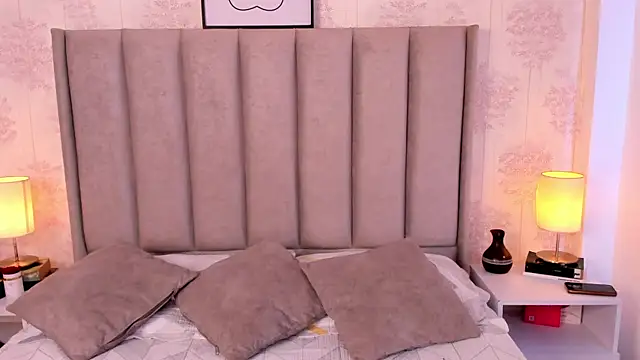 Snapshot of ShaynaHosk chatting on 13, 5, 2026 ShaynaHosk online show from 13, 5, 2026