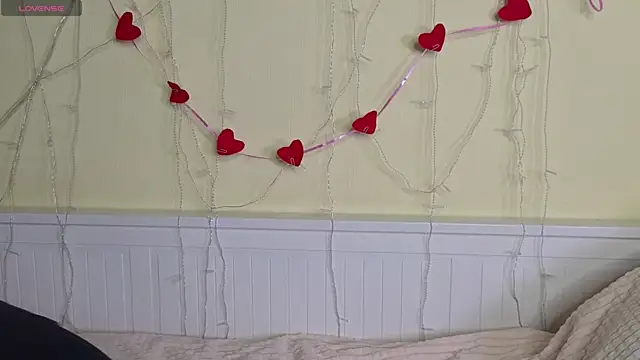 Snapshot of PortiaHedge chatting on 14, 10, 2025 PortiaHedge online show from 14, 10, 2025