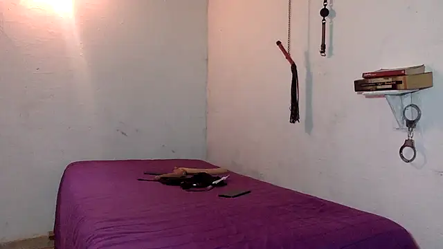 Snapshot of indomitaFox chatting on 6, 4, 2026 indomitaFox online show from 6, 4, 2026