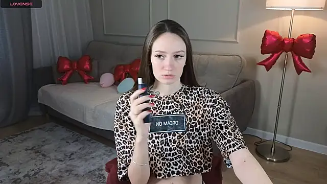 cutienaughtygirl online show from 10, 3, 2026