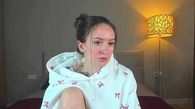 cutienaughtygirl online show from 16, 5, 2026