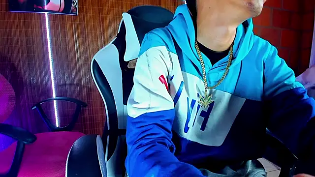 Snapshot of briamhoconor_xh chatting on 3, 3, 2026 briamhoconor xh online show from 3, 3, 2026