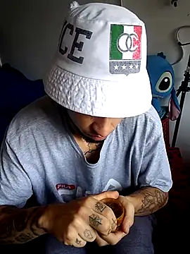 Snapshot of Tattoboy19cm chatting on 2, 3, 2026 Tattoboy19cm online show from 2, 3, 2026