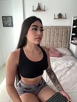 Snapshot of EmiilyEvans_ chatting on 23, 9, 2025 EmiilyEvans  online show from 23, 9, 2025