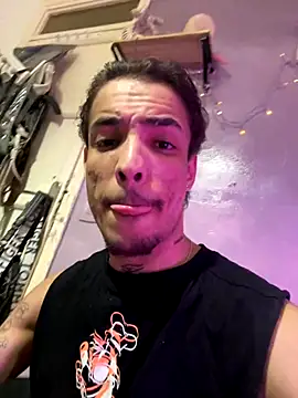 Snapshot of luluycoco chatting on 3, 10, 2025 luluycoco online show from 3, 10, 2025