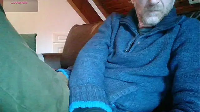 Snapshot of Vrenico-SC chatting on 17, 10, 2025 Vrenico-SC online show from 17, 10, 2025