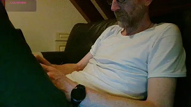 Snapshot of Vrenico-SC chatting on 1, 11, 2025 Vrenico-SC online show from 1, 11, 2025