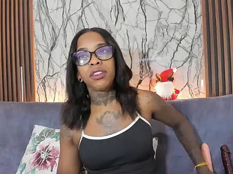 Pauline Fox online show from 4, 12, 2025