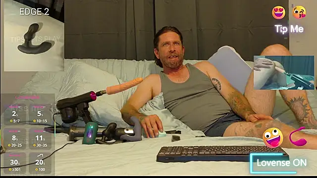 Snapshot of danoo84 chatting on 14, 10, 2025 danoo84 online show from 14, 10, 2025