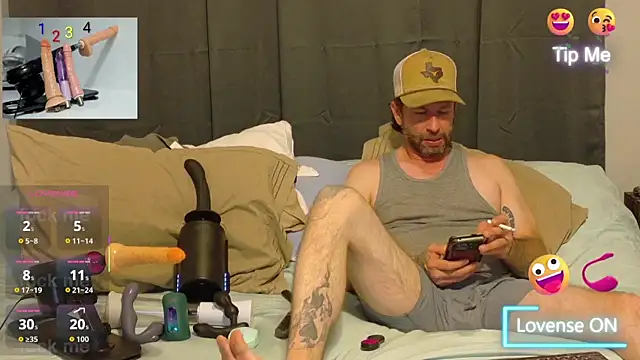 Snapshot of danoo84 chatting on 22, 10, 2025 danoo84 online show from 22, 10, 2025