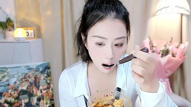 Snapshot of lumi65 chatting on 8, 10, 2025 lumi65 online show from 8, 10, 2025