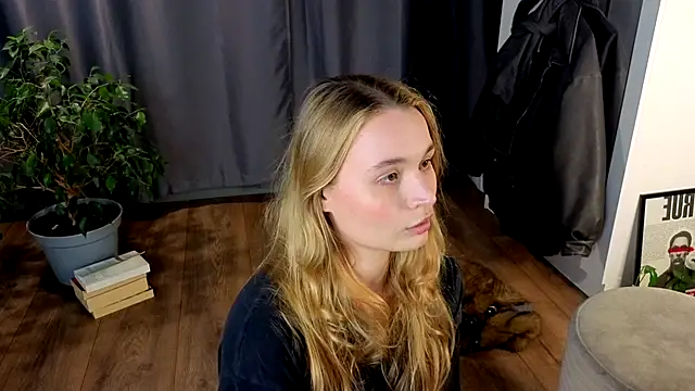 lisa schiele online show from 10, 11, 2025