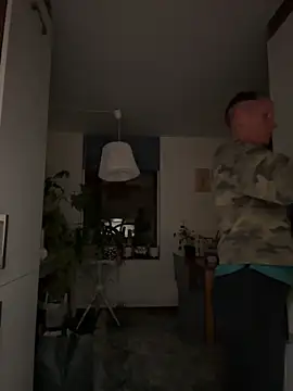 SwingWingWomanSweden online show from 9, 9, 2025