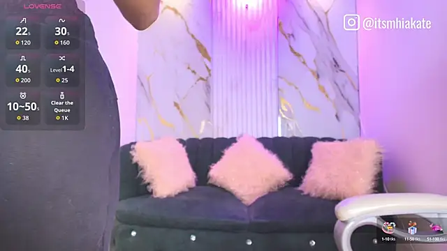 Snapshot of Mhiaa_Sweet chatting on 3, 10, 2025 Mhiaa Sweet online show from 3, 10, 2025