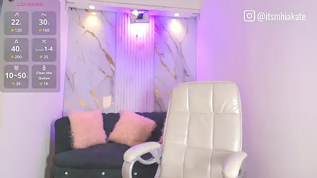 Snapshot of Mhiaa_Sweet chatting on 4, 10, 2025 Mhiaa Sweet online show from 4, 10, 2025