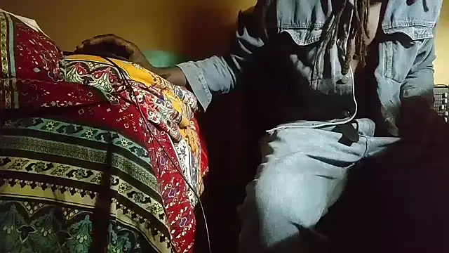 Snapshot of EYEzIAM chatting on 6, 11, 2025 EYEzIAM online show from 6, 11, 2025