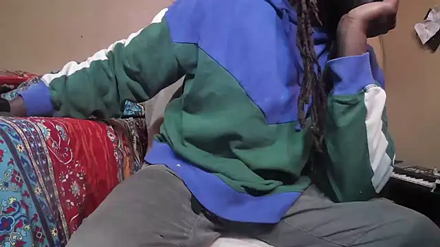 Snapshot of EYEzIAM chatting on 16, 12, 2025 EYEzIAM online show from 16, 12, 2025