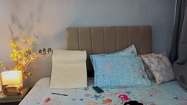 Snapshot of Penelophe01 chatting on 23, 2, 2026 Penelophe01 online show from 23, 2, 2026