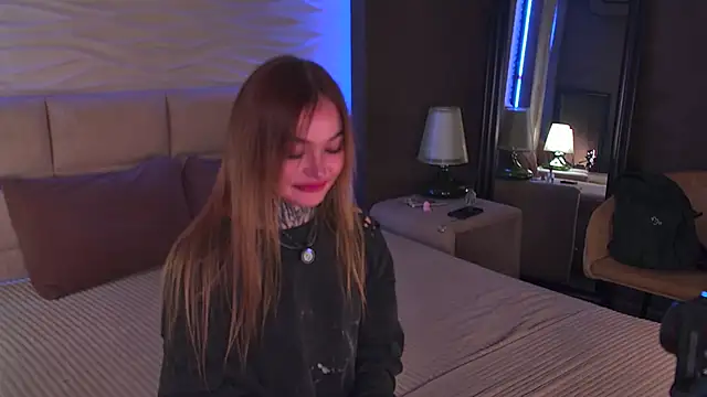 Snapshot of AriWild chatting on 5, 4, 2026 AriWild online show from 5, 4, 2026