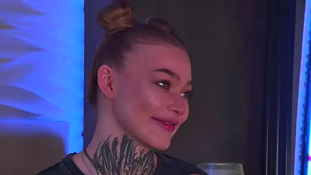 Snapshot of AriWild chatting on 7, 4, 2026 AriWild online show from 7, 4, 2026